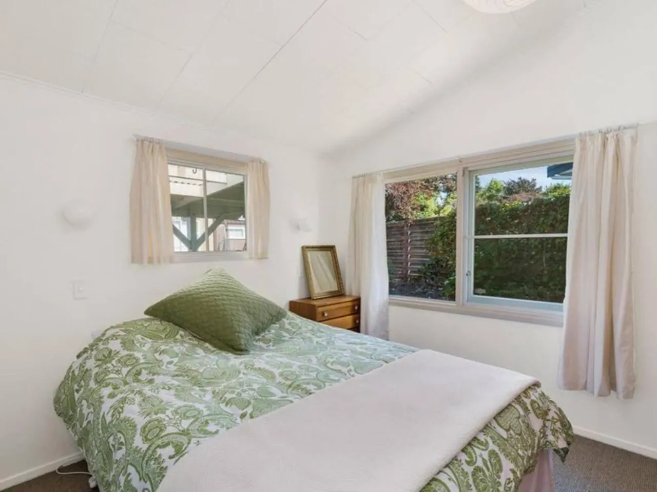 Broomfields By The Lake, Historic 3Br Lodge With Views And Timeless Charm Taupo 0*,  New Zealand