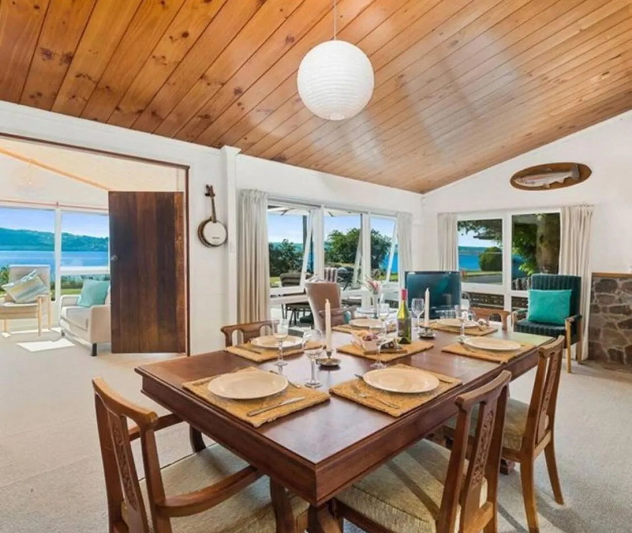 Holiday home Broomfields By The Lake, Historic 3Br Lodge With Views And Timeless Charm Taupo